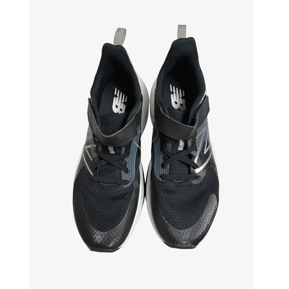 New Balance Rave Run v2 Sneakers BIG KIDS 5.5 Black Gray Athletic Running Shoes